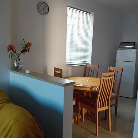 بيت للعطل Tina