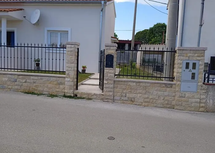 Tina Σπίτι διακοπών Πούλα